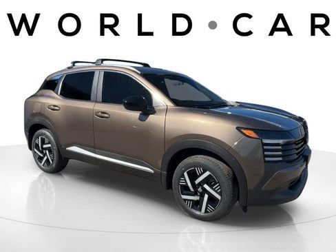 Used 2026 Nissan Kicks SV image 1