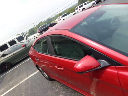 Used 2017 Hyundai Elantra SE FWD image 39