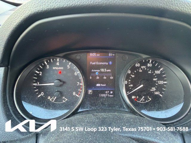 Used 2018 Nissan Rogue SV w/ Premium Package FWD image 17