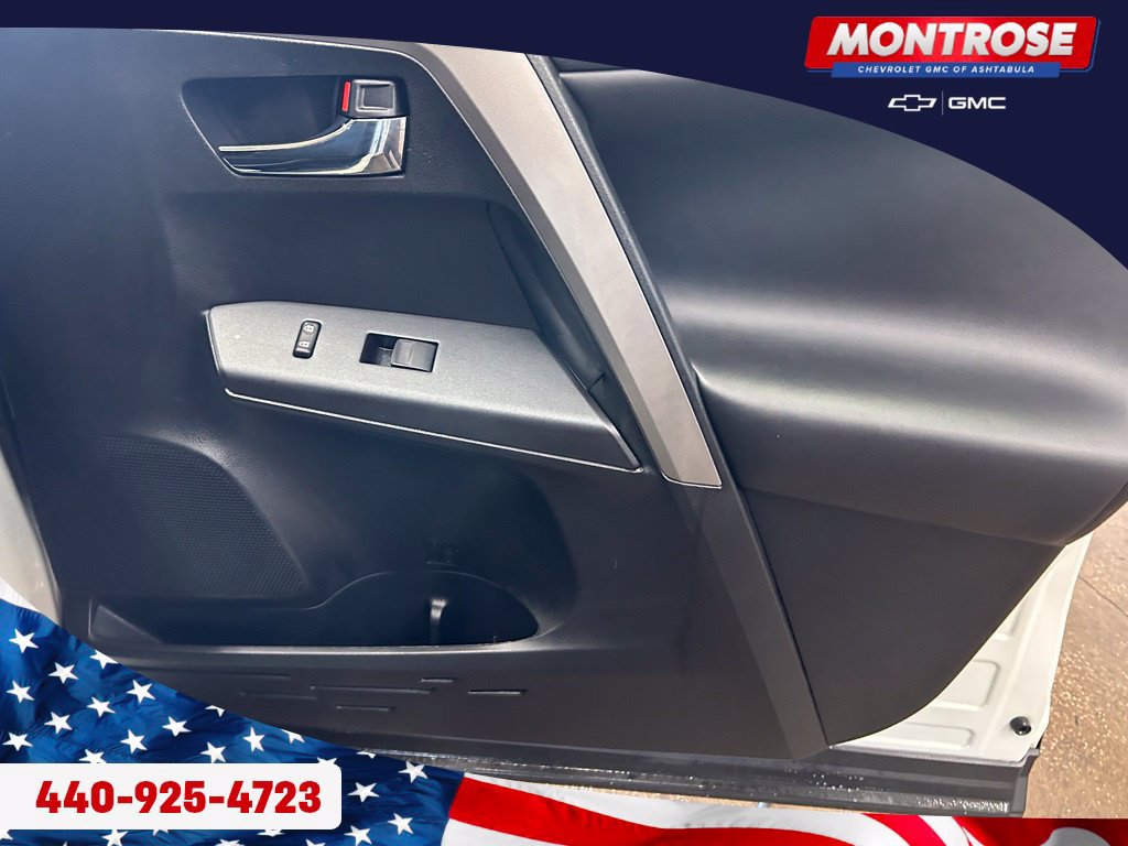 Used 2018 Toyota RAV4 XLE AWD/4WD image 30