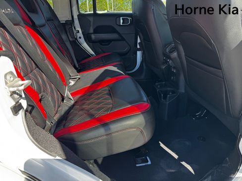 Used 2021 Jeep Wrangler Unlimited Sahara w/ Uconnect 4C Nav & Sound Group image 27