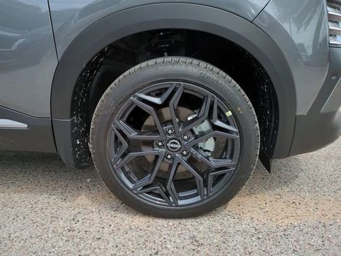 New 2026 Nissan Kicks SR FWD image 11