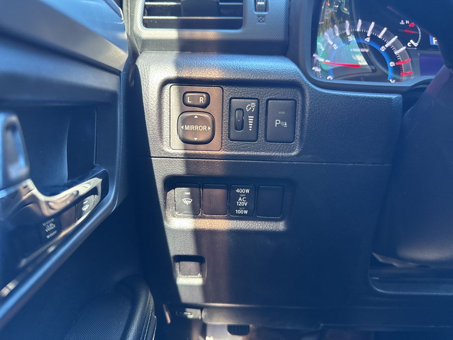 Used 2015 Toyota 4Runner Limited AWD/4WD image 32