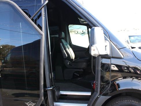 Used 2019 Mercedes-Benz Sprinter 3500 image 4