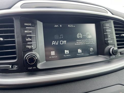 Used 2019 Kia Sorento AWD image 12