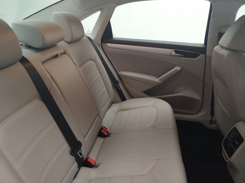 Used 2019 Volkswagen Passat 2.0T Wolfsburg w/ Wheels & Sunroof Package FWD image 19