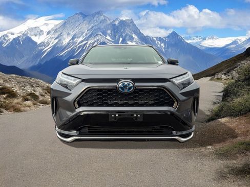 Used 2023 Toyota RAV4 XSE w/ Weather Package image 8