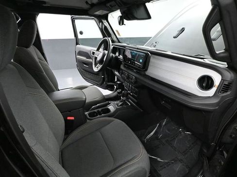 Used 2024 Jeep Wrangler Sahara image 44