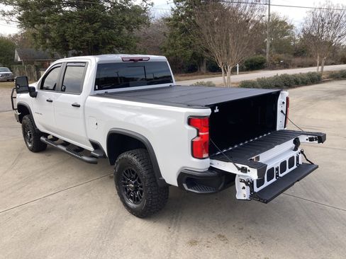 Used 2025 Chevrolet Silverado 2500 ZR2 w/ Technology Package image 15