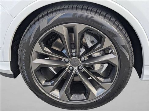 New 2026 Audi Q7 3.0T Premium Plus AWD/4WD image 9