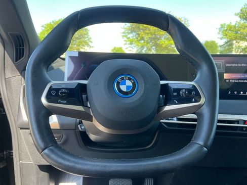 Used 2025 BMW iX xDrive50 AWD/4WD image 28