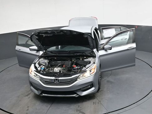 Used 2017 Honda Accord Sport image 43