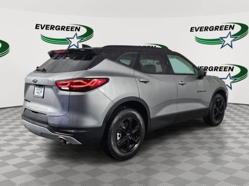 Used 2026 Chevrolet Blazer LT w/ Sound & Technology Package AWD/4WD image 5