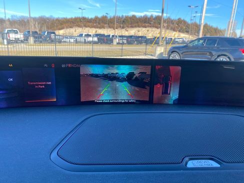 Used 2025 Lincoln Navigator Reserve image 21