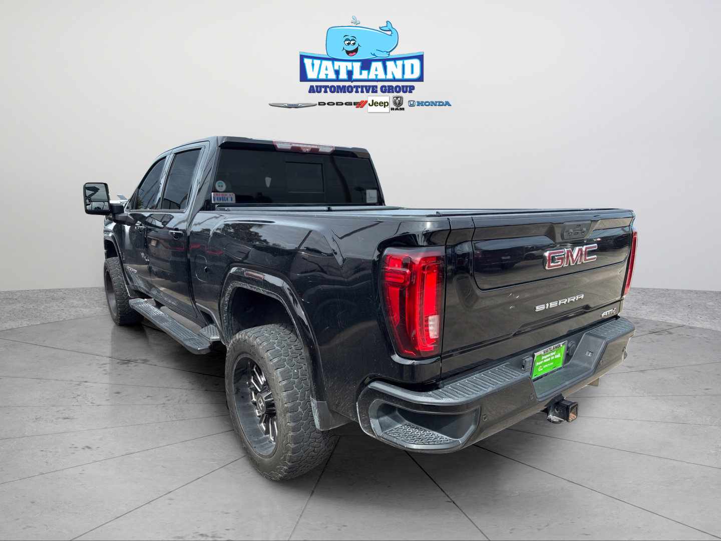 Used 2020 GMC Sierra 2500 AT4 w/ AT4 Premium Package AWD/4WD image 3