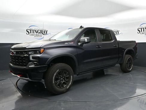 Used 2022 Chevrolet Silverado 1500 ZR2 w/ Technology Package image 3