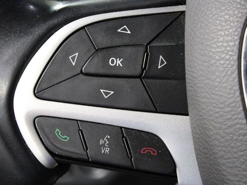 Used 2016 Dodge Challenger SXT Plus image 22