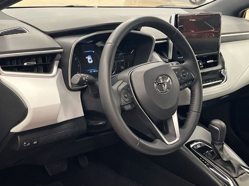 Used 2025 Toyota Corolla SE image 15