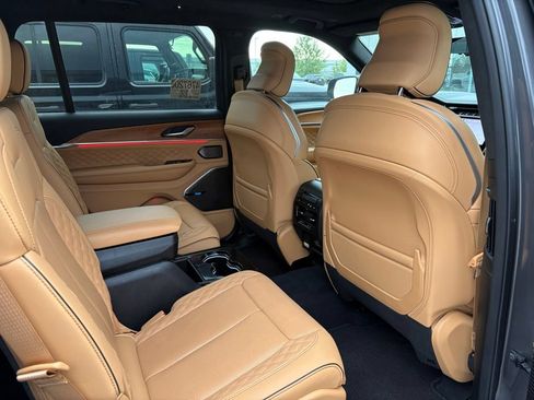 Used 2024 Jeep Grand Cherokee L Summit AWD/4WD image 15