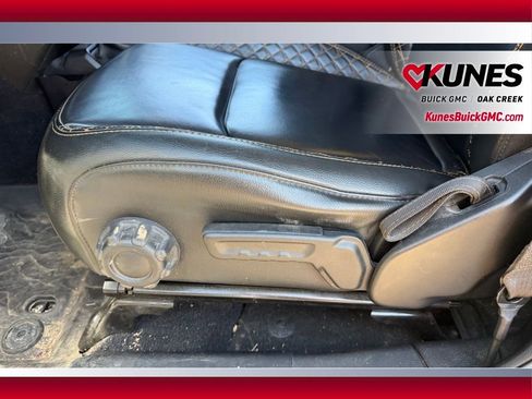 Used 2022 Jeep Wrangler Unlimited Sahara image 9