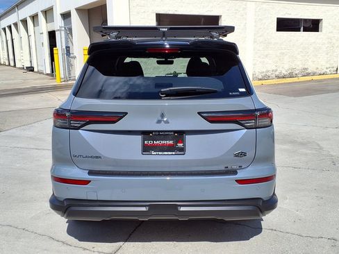 Used 2026 Mitsubishi Outlander AWD image 4