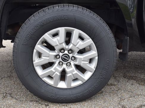 Used 2022 Nissan Frontier SV image 13