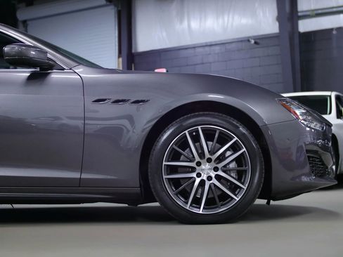 Used 2018 Maserati Ghibli image 11