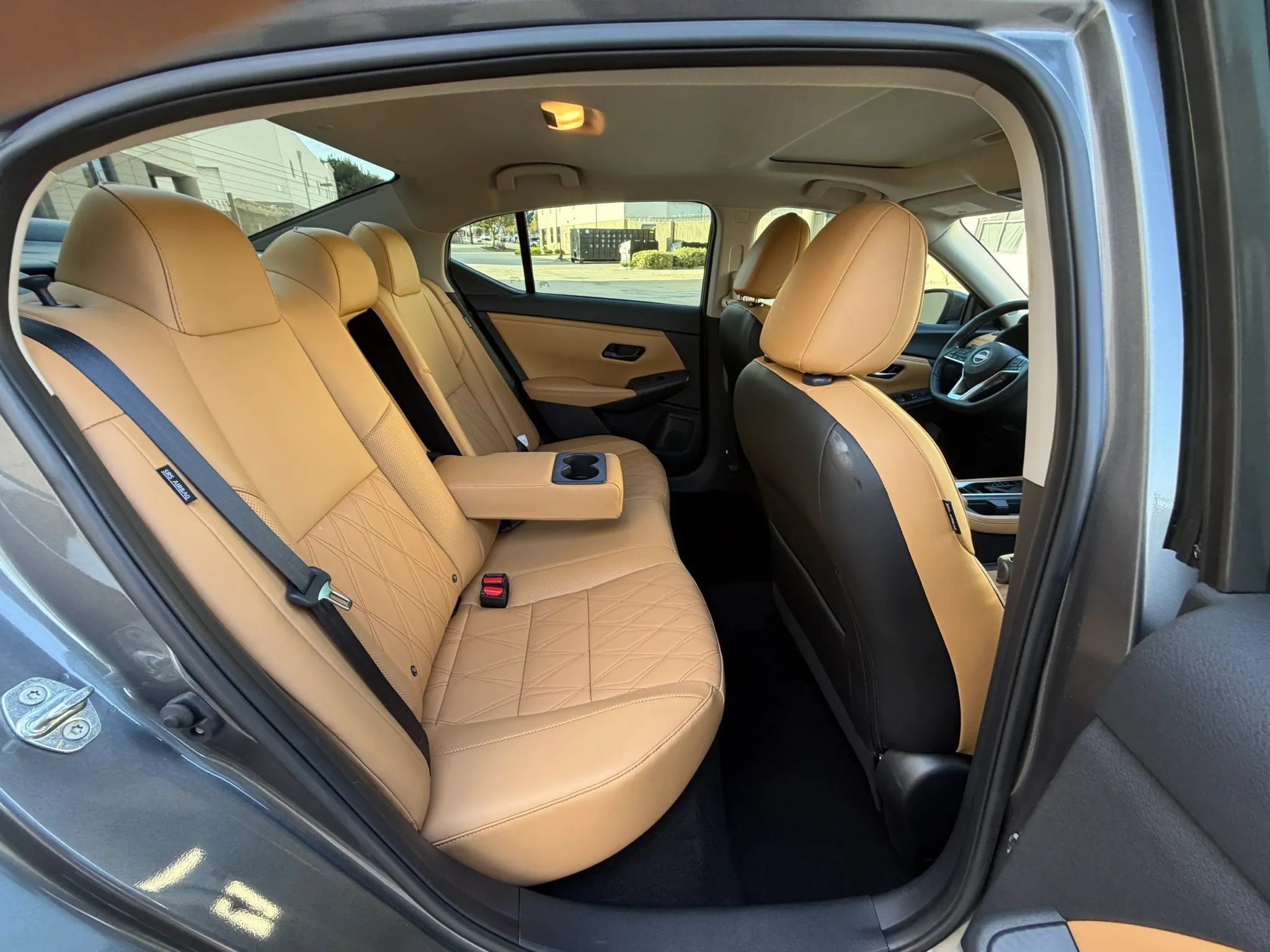 Used 2025 Nissan Sentra SV w/ SV Premium Package FWD image 15