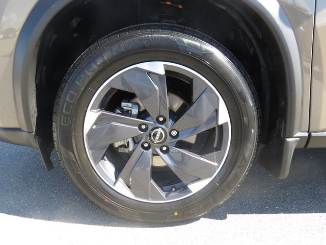 Used 2024 Nissan Rogue SV w/ SV Premium Package FWD image 10