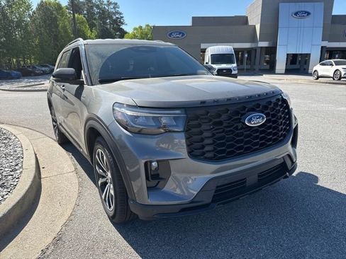 New 2026 Ford Explorer ST-Line RWD image 3