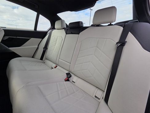 Used 2024 BMW 530i image 24