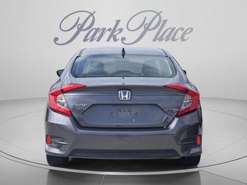 Used 2018 Honda Civic EX image 4
