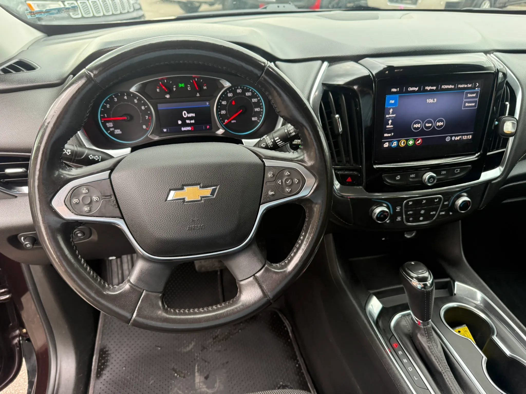 Used 2020 Chevrolet Traverse LT FWD image 19