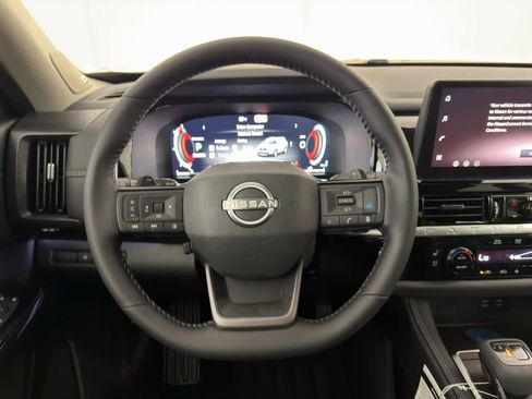 New 2026 Nissan Pathfinder Platinum image 18