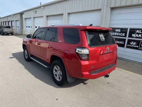 Used 2016 Toyota 4Runner SR5 AWD/4WD image 14