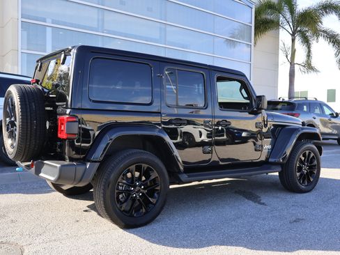 Used 2023 Jeep Wrangler Sahara w/ Cold Weather Group image 10