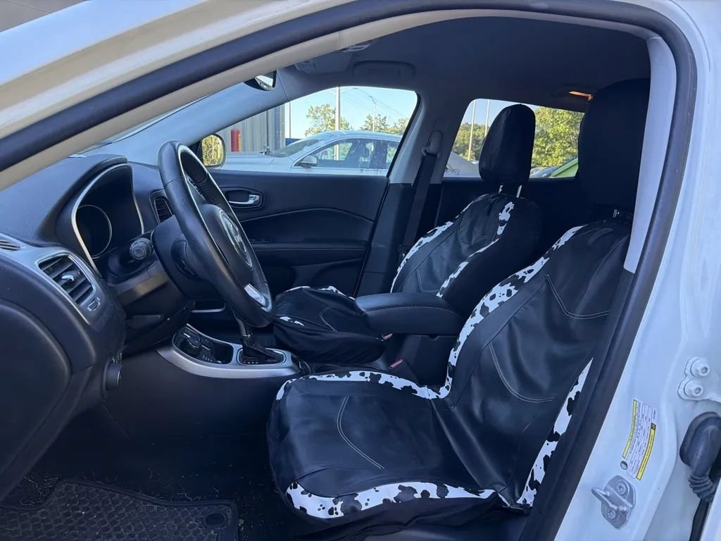 Used 2018 Jeep Compass Latitude w/ Popular Equipment Group AWD/4WD image 8