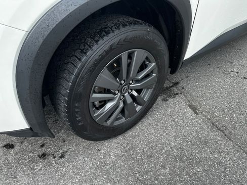 Used 2023 Nissan Pathfinder SV AWD/4WD image 3