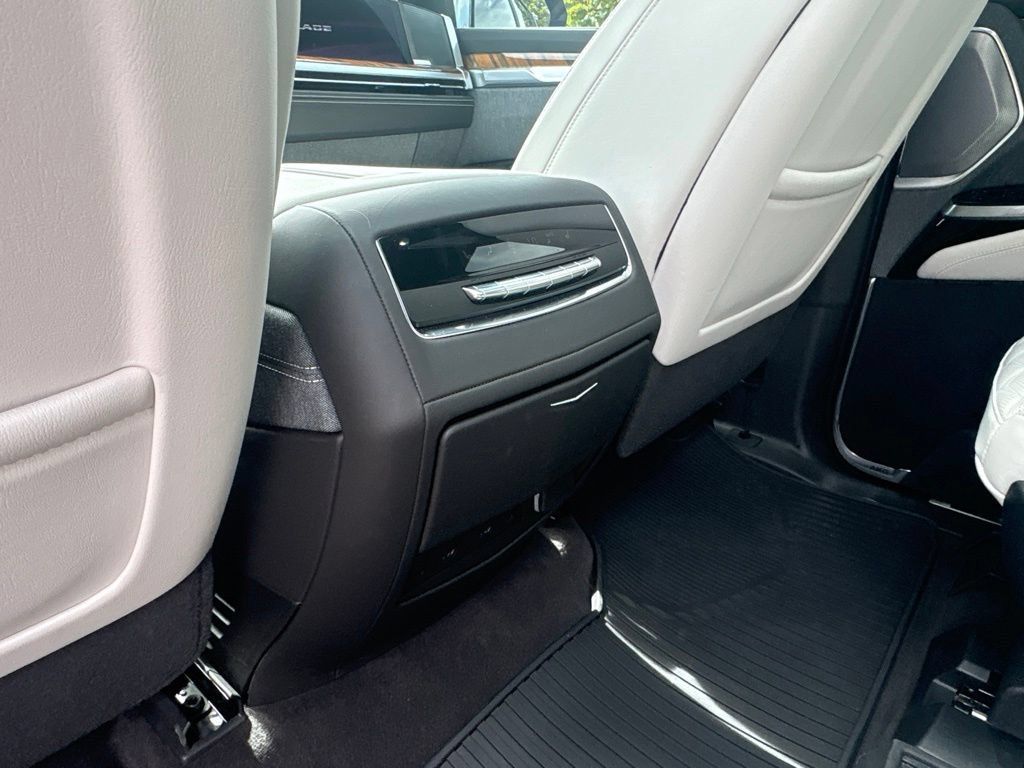 Certified 2025 Cadillac Escalade ESV Sport Platinum RWD image 19