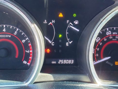 Used 2013 Toyota Highlander SE image 18