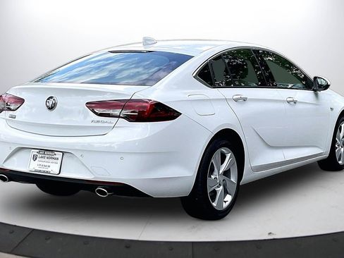Used 2019 Buick Regal Preferred w/ Sights and Sounds Package image 9