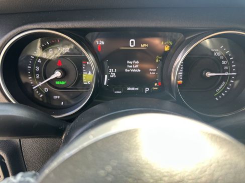 Used 2022 Jeep Wrangler Unlimited Sahara w/ Cold Weather Group image 27