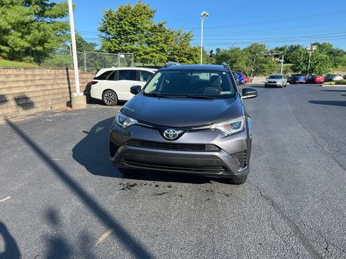 Used 2016 Toyota RAV4 LE FWD image 10