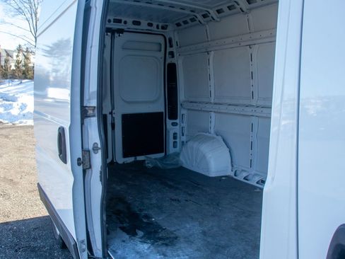 Used 2023 RAM ProMaster 2500 image 12