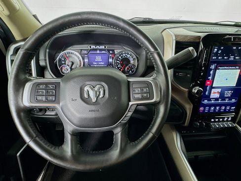 Used 2019 RAM 2500 Laramie AWD/4WD image 11