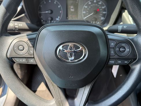 Used 2025 Toyota Corolla LE FWD image 16