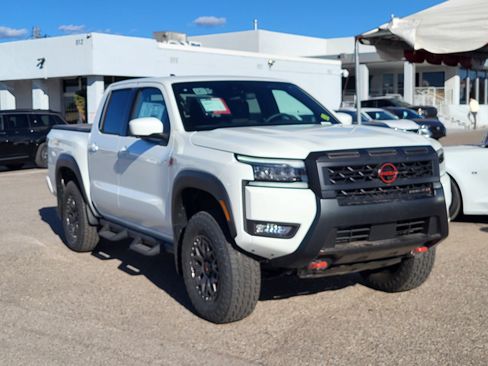 New 2026 Nissan Frontier PRO-4X w/ Pro-4x Convenience Package image 2