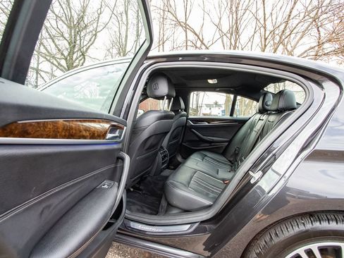 Used 2018 BMW 530i xDrive image 25