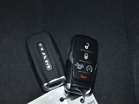 Used 2025 RAM 1500 Big Horn AWD/4WD image 36
