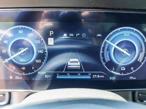 New 2025 Hyundai Elantra SEL image 15